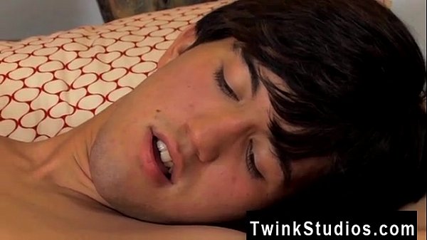 Gay jocks Jason offers him a fatter manhood and Lucas can'_t refuse!